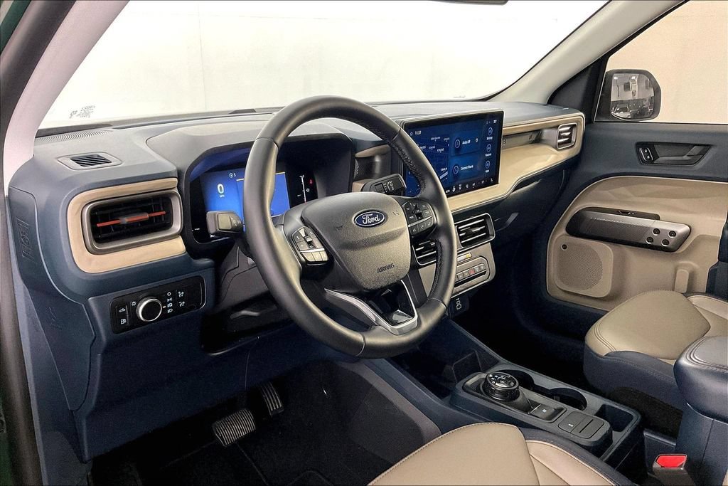 Used 2025 Ford Maverick Lariat AWD/4WD image 16