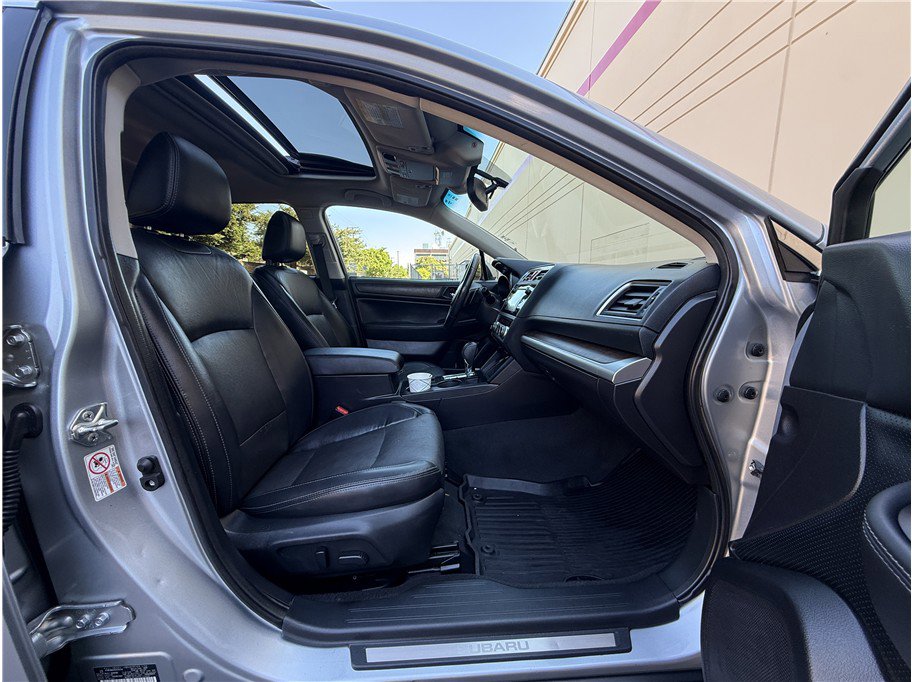 Used 2016 Subaru Outback 2.5i Limited AWD/4WD image 8