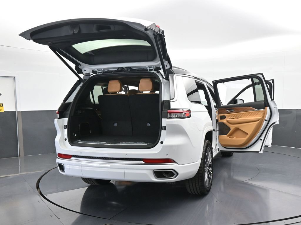 Used 2025 Jeep Grand Cherokee L Summit w/ Luxury Tech Group V image 71