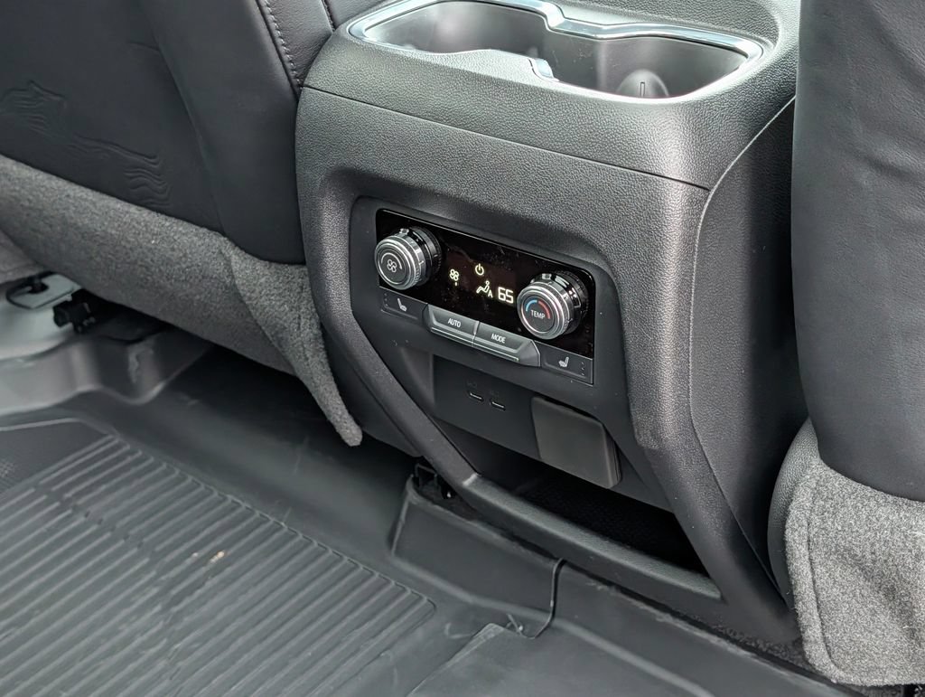 New 2026 GMC Acadia Denali Ultimate w/ LPO, Floor Liner Package AWD/4WD image 32