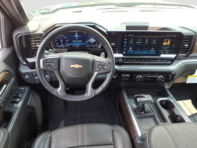 Used 2024 Chevrolet Silverado 1500 High Country w/ High Country Premium Package AWD/4WD image 17