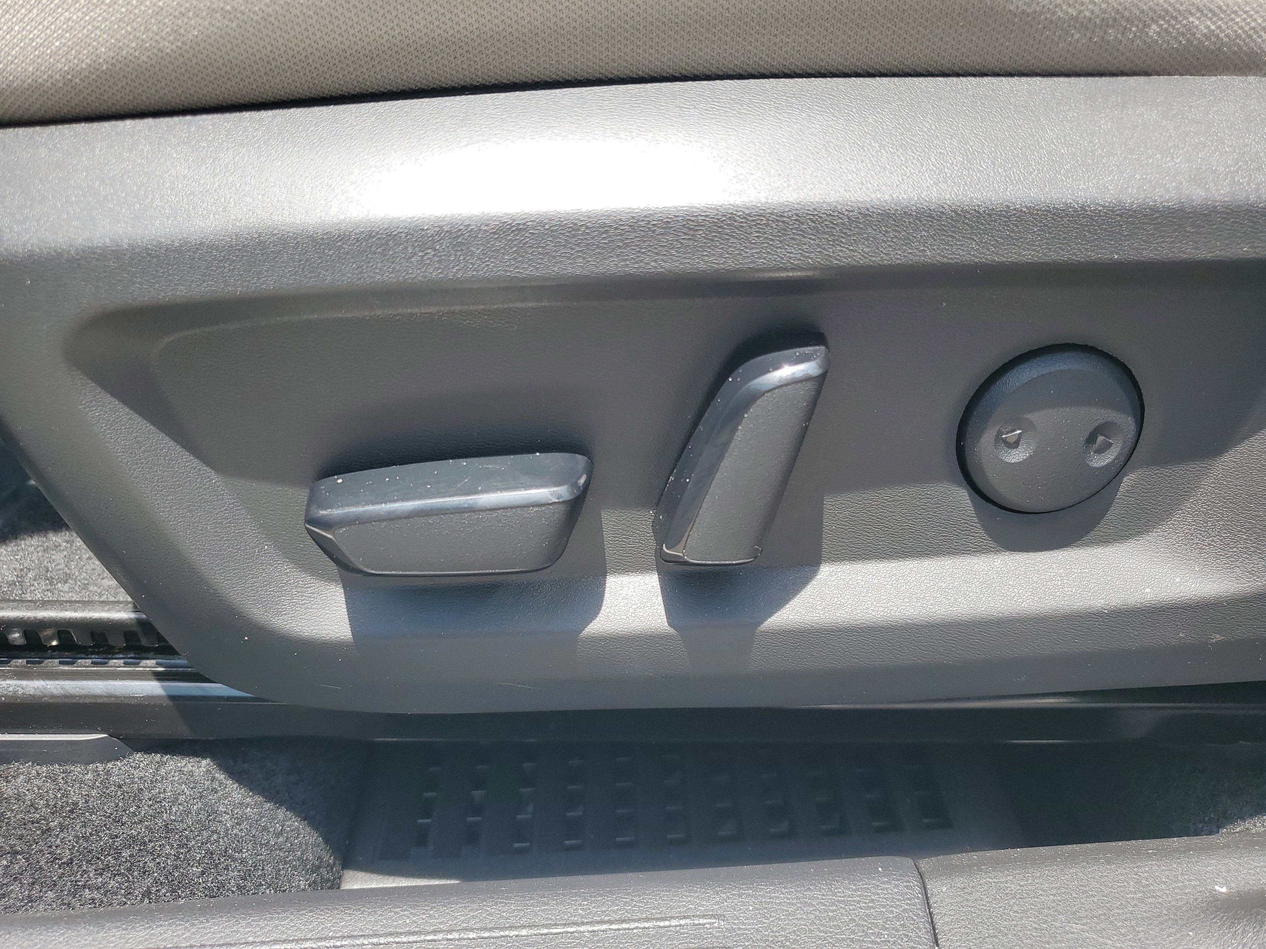 Certified 2023 Nissan Rogue SV image 10