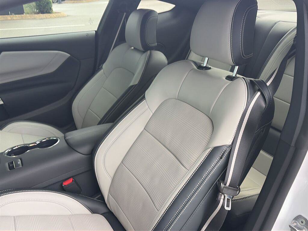 Used 2025 Ford Mustang GT Premium RWD image 4