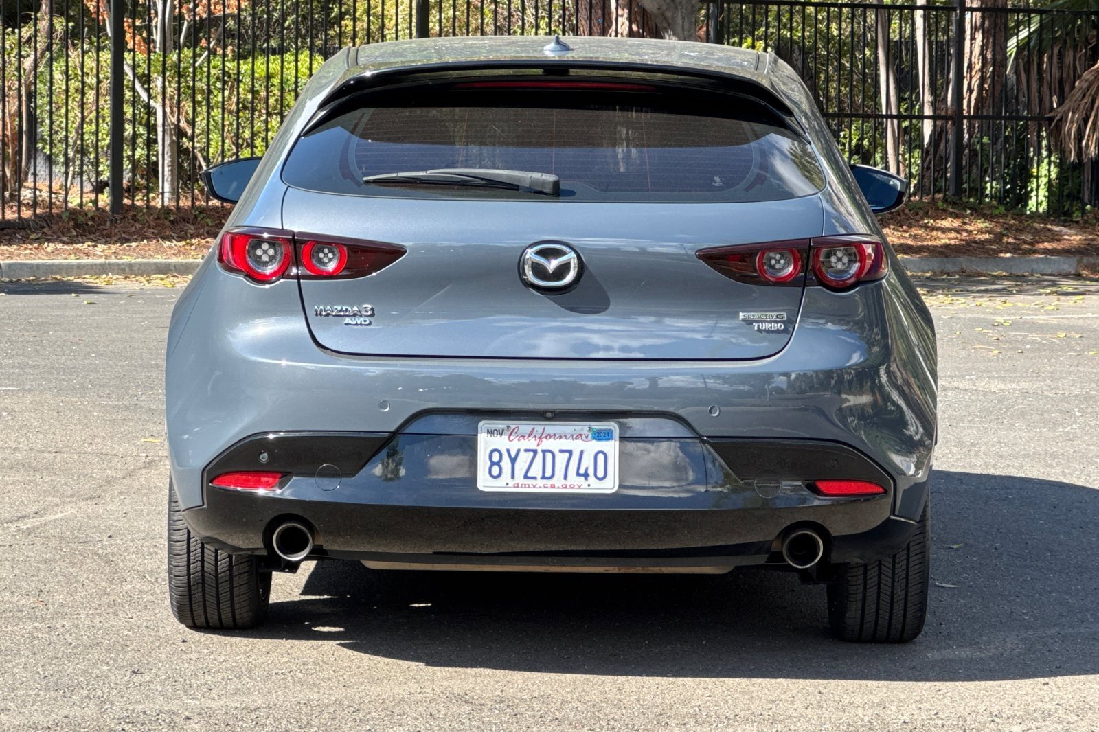 Used 2021 MAZDA MAZDA3 Hatchback w/Premium Plus Pkg image 4