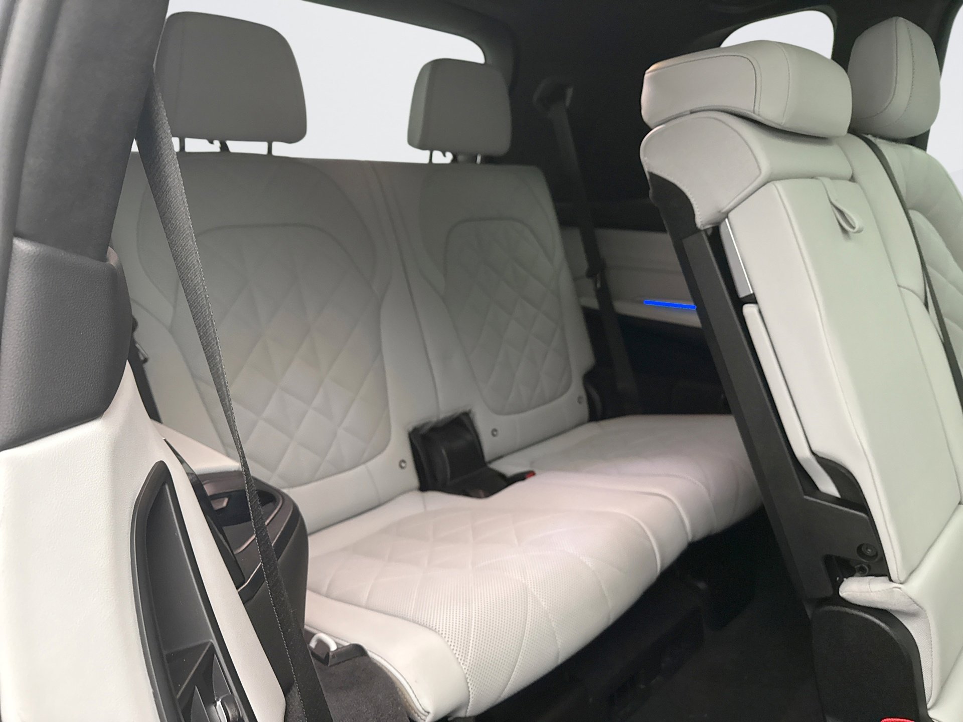 Used 2024 BMW X7 xDrive40i w/ Executive Package image 23