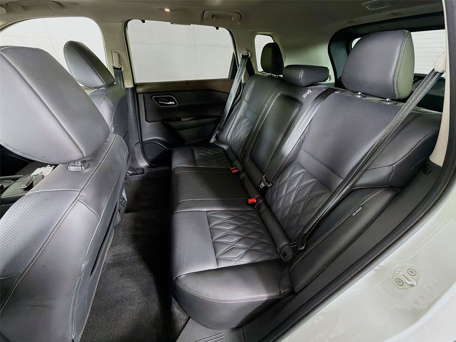 Used 2023 Nissan Rogue Platinum w/ Platinum Premium Package AWD/4WD image 25