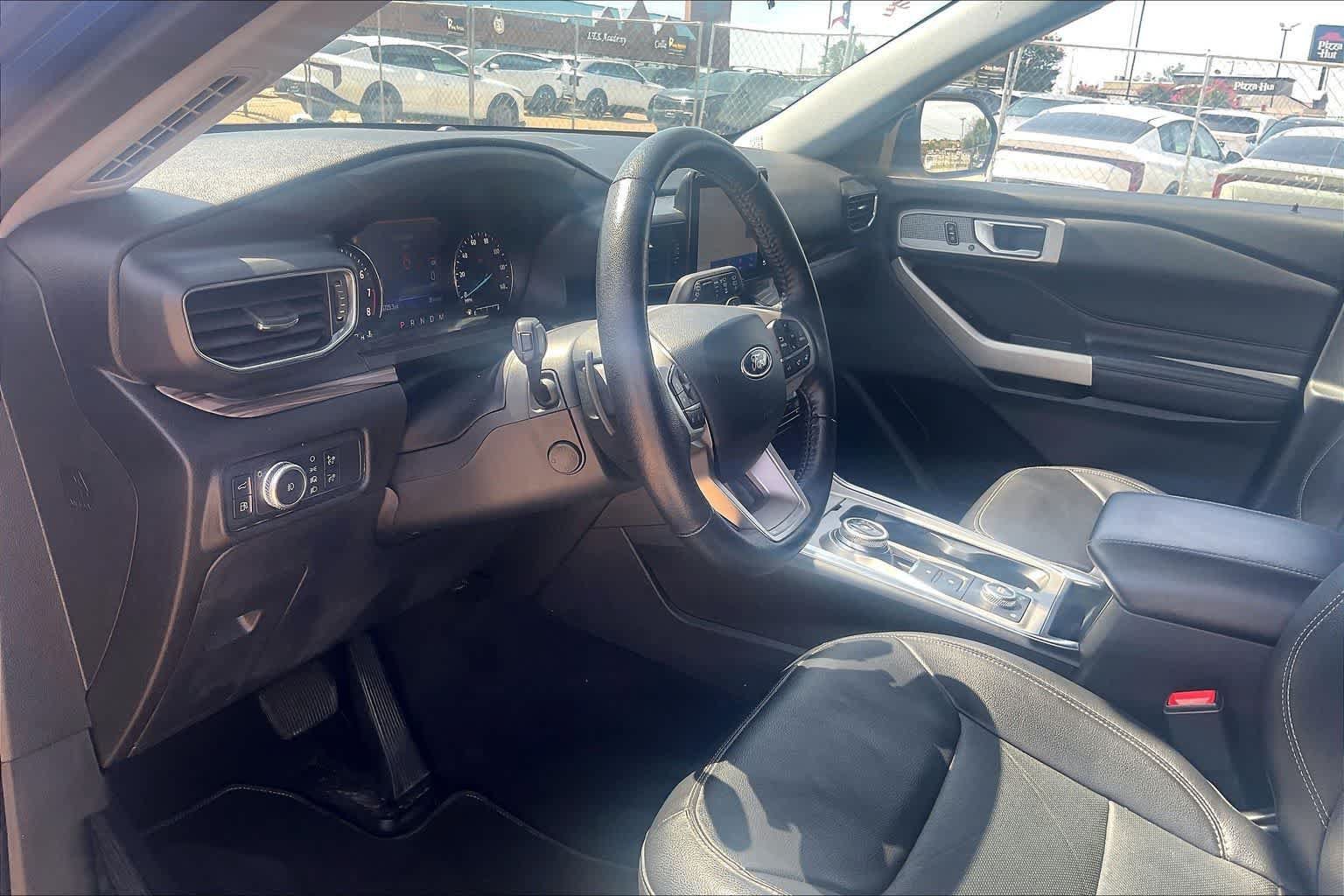 Used 2021 Ford Explorer Limited AWD/4WD image 2