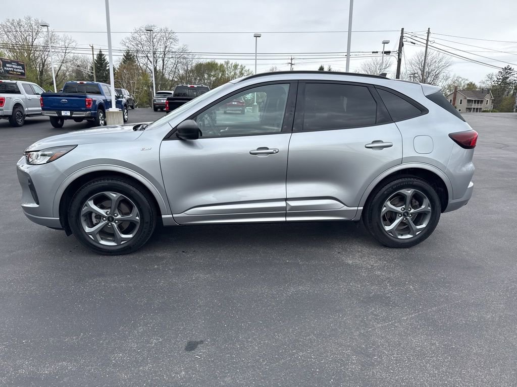 Used 2024 Ford Escape ST-Line w/ Tech Pack #1 AWD/4WD image 4