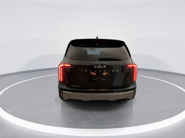 Used 2024 Kia Telluride EX w/ EX Captain's Chair Package image 3