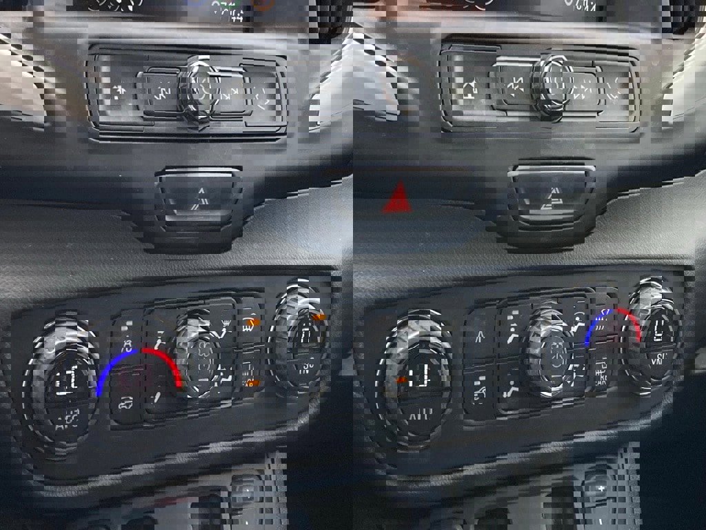 Used 2021 GMC Terrain SLE w/ Driver Convenience Package image 23