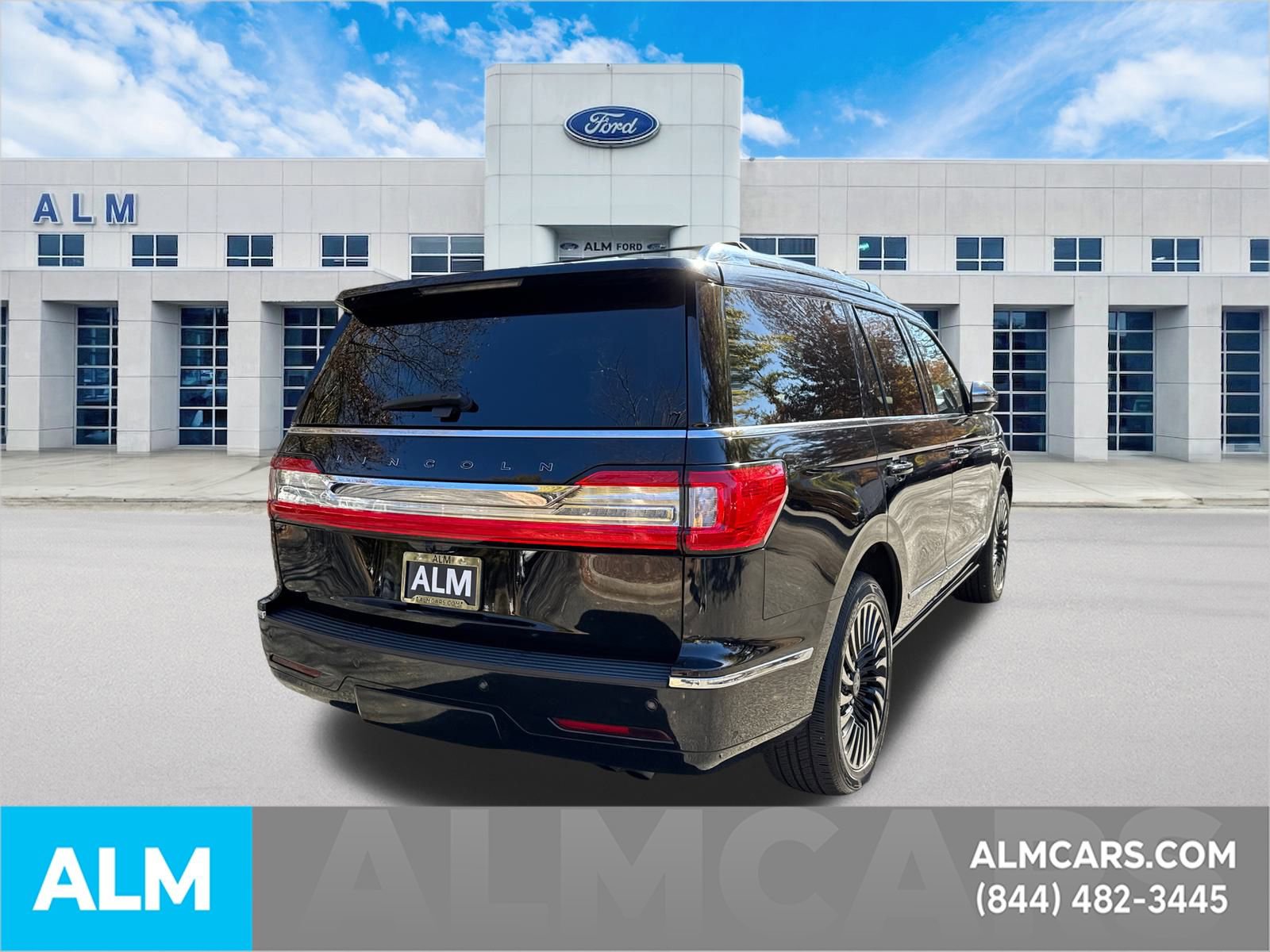 Used 2021 Lincoln Navigator Black Label w/ Cargo Convenience Package image 6