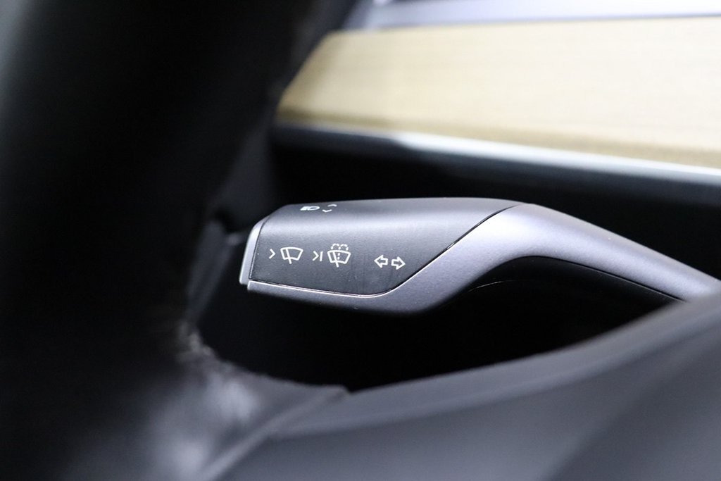 Used 2022 Tesla Model Y Performance AWD/4WD image 46