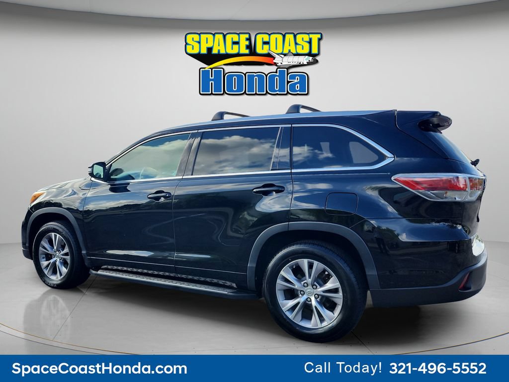 Used 2015 Toyota Highlander XLE FWD image 11