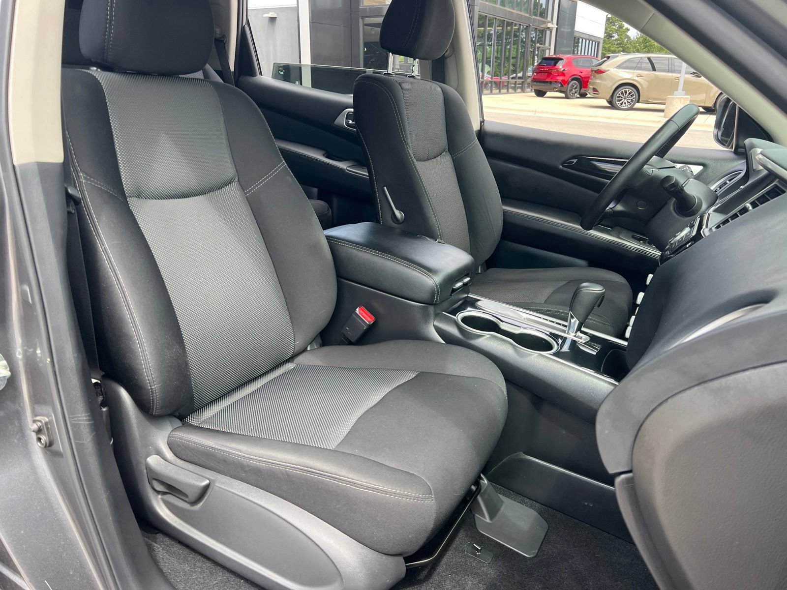 Used 2020 Nissan Pathfinder SV FWD image 35