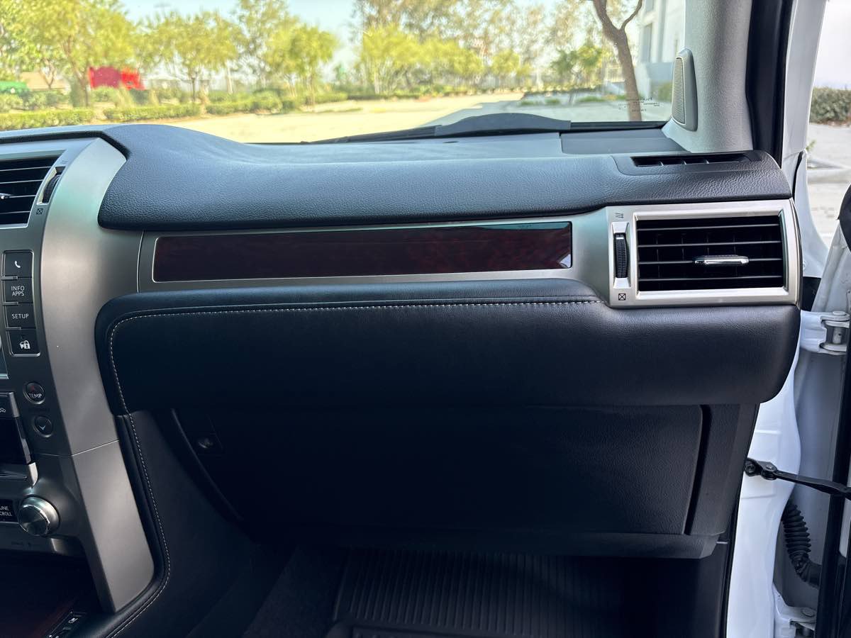 Used 2015 Lexus GX 460 Luxury w/ Preferred Accessory Package AWD/4WD image 20
