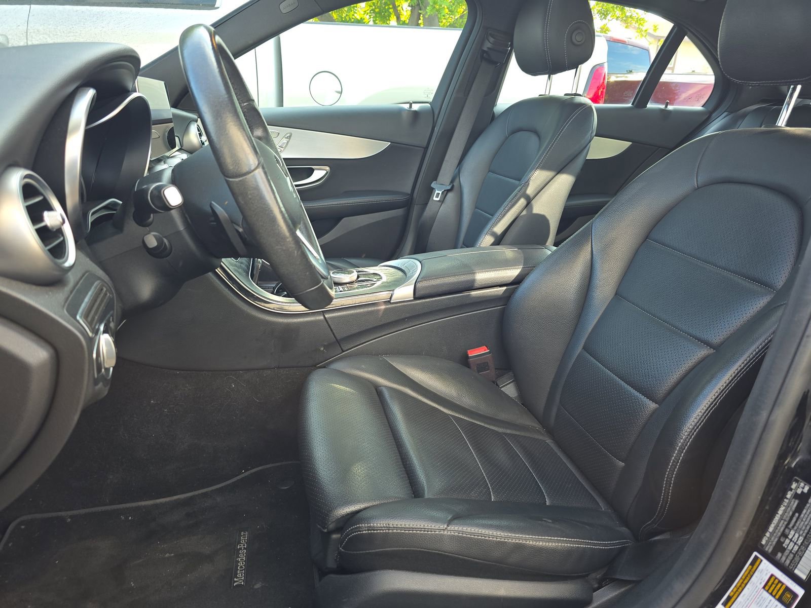 Used 2019 Mercedes-Benz C 300 Sedan w/ Premium Package image 7