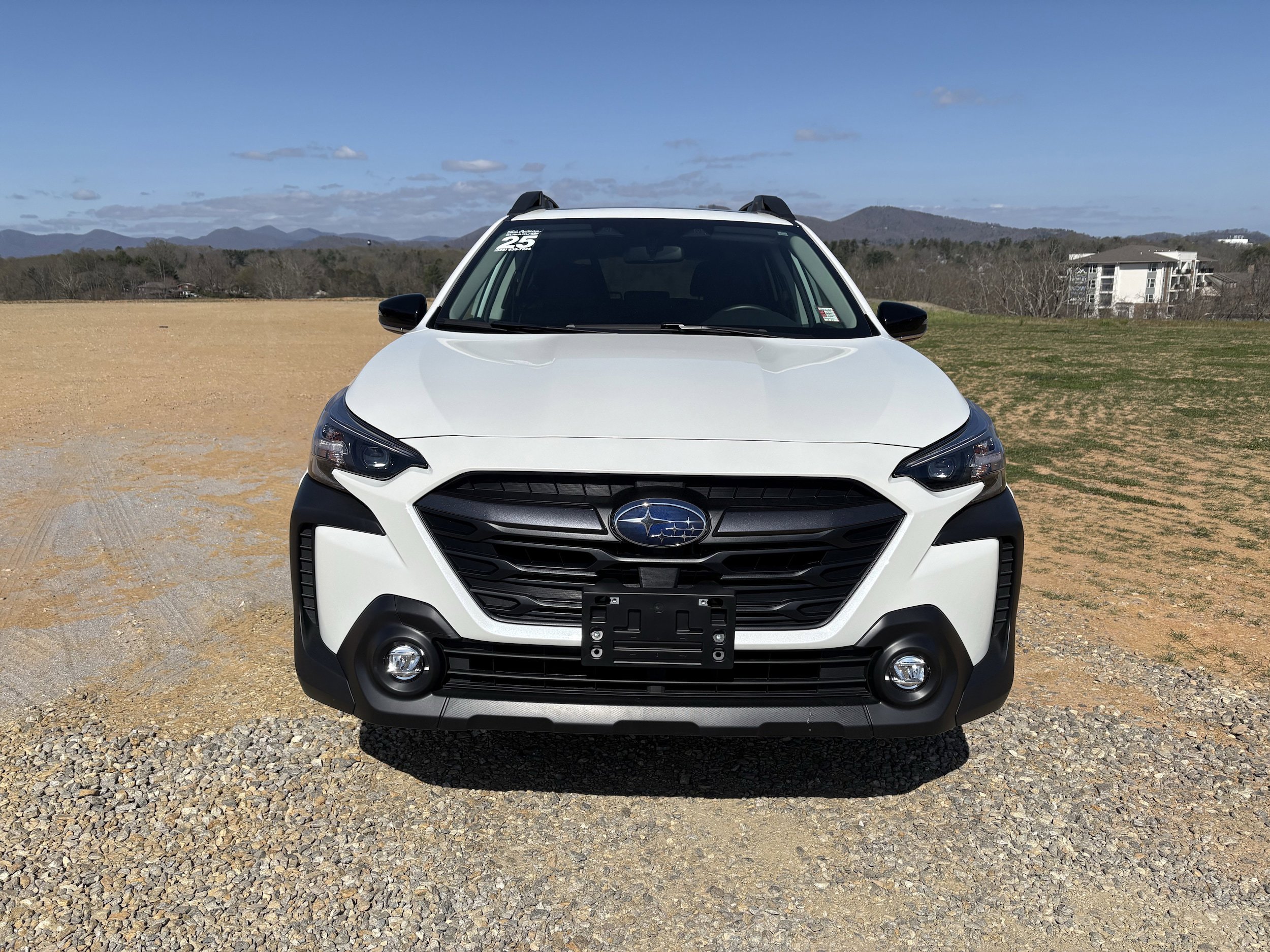 Used 2025 Subaru Outback Premium image 2