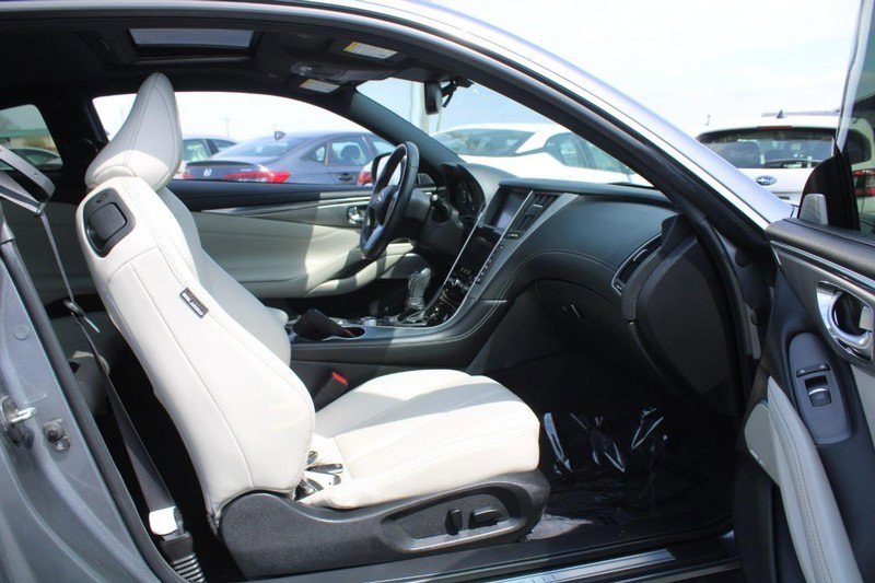 Used 2019 INFINITI Q60 3.0t Luxe image 11