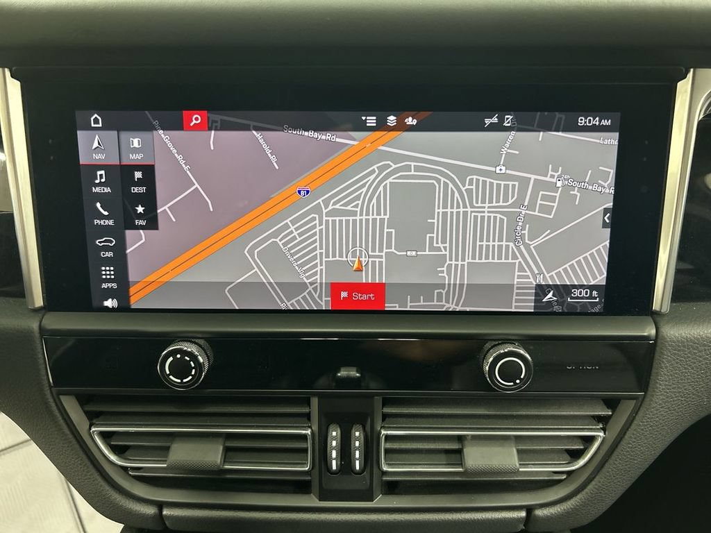 Certified 2022 Porsche Macan S AWD/4WD image 16