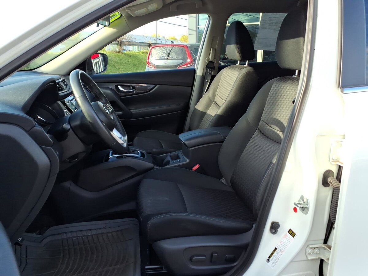 Certified 2017 Nissan Rogue SV AWD/4WD image 15