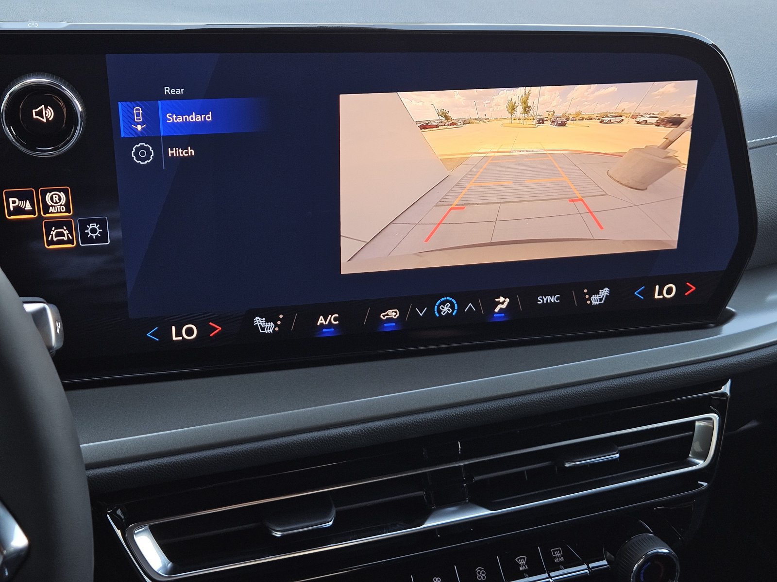 New 2027 Chevrolet Traverse LT w/ Midnight/Sport Edition FWD image 19