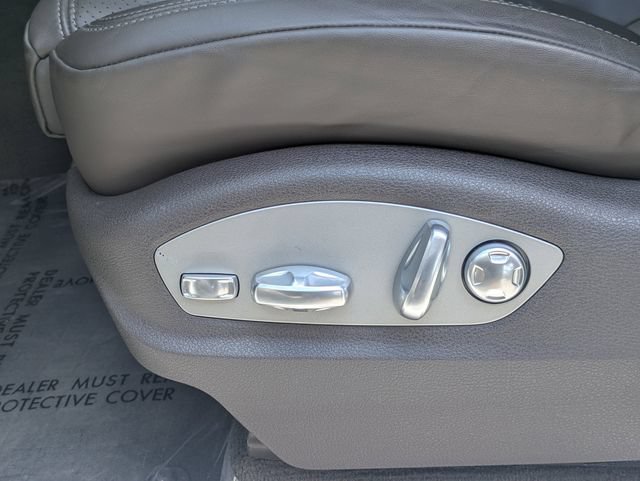 Used 2024 Porsche Macan AWD/4WD image 19