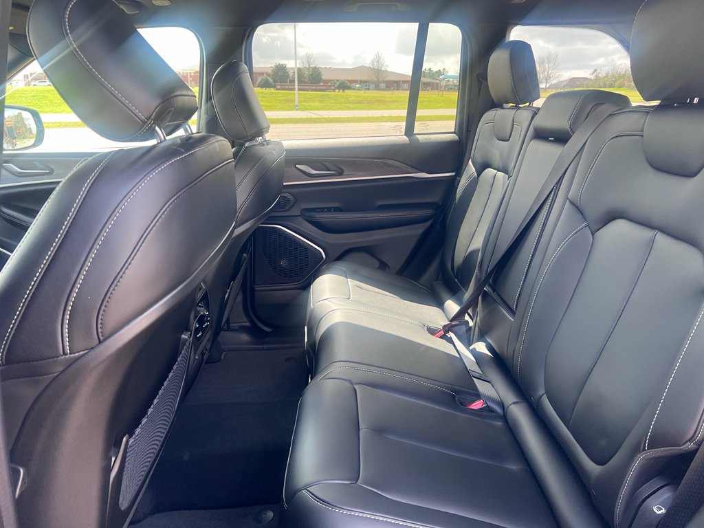 New 2026 Jeep Grand Cherokee Limited w/ Limited Altitude Package RWD image 17