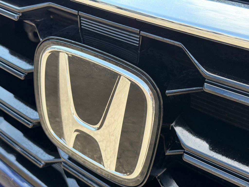Certified 2025 Honda Pilot Touring image 15