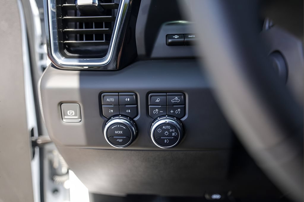 Used 2023 GMC Sierra 1500 Denali w/ Denali Reserve Package AWD/4WD image 15