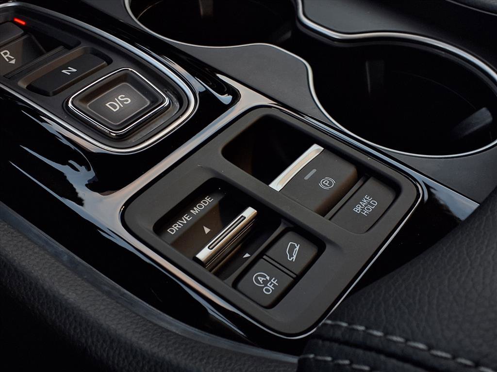 Certified 2025 Honda Pilot Touring image 23