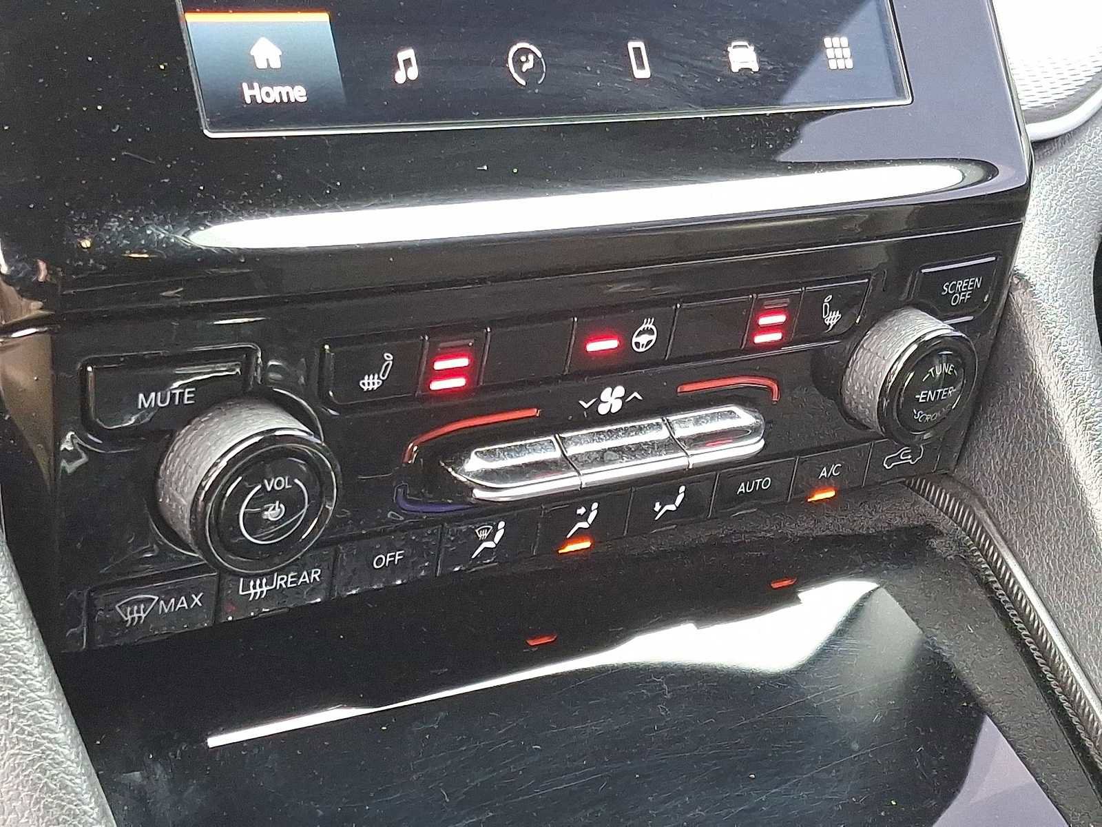 Used 2024 Jeep Grand Cherokee Altitude image 23