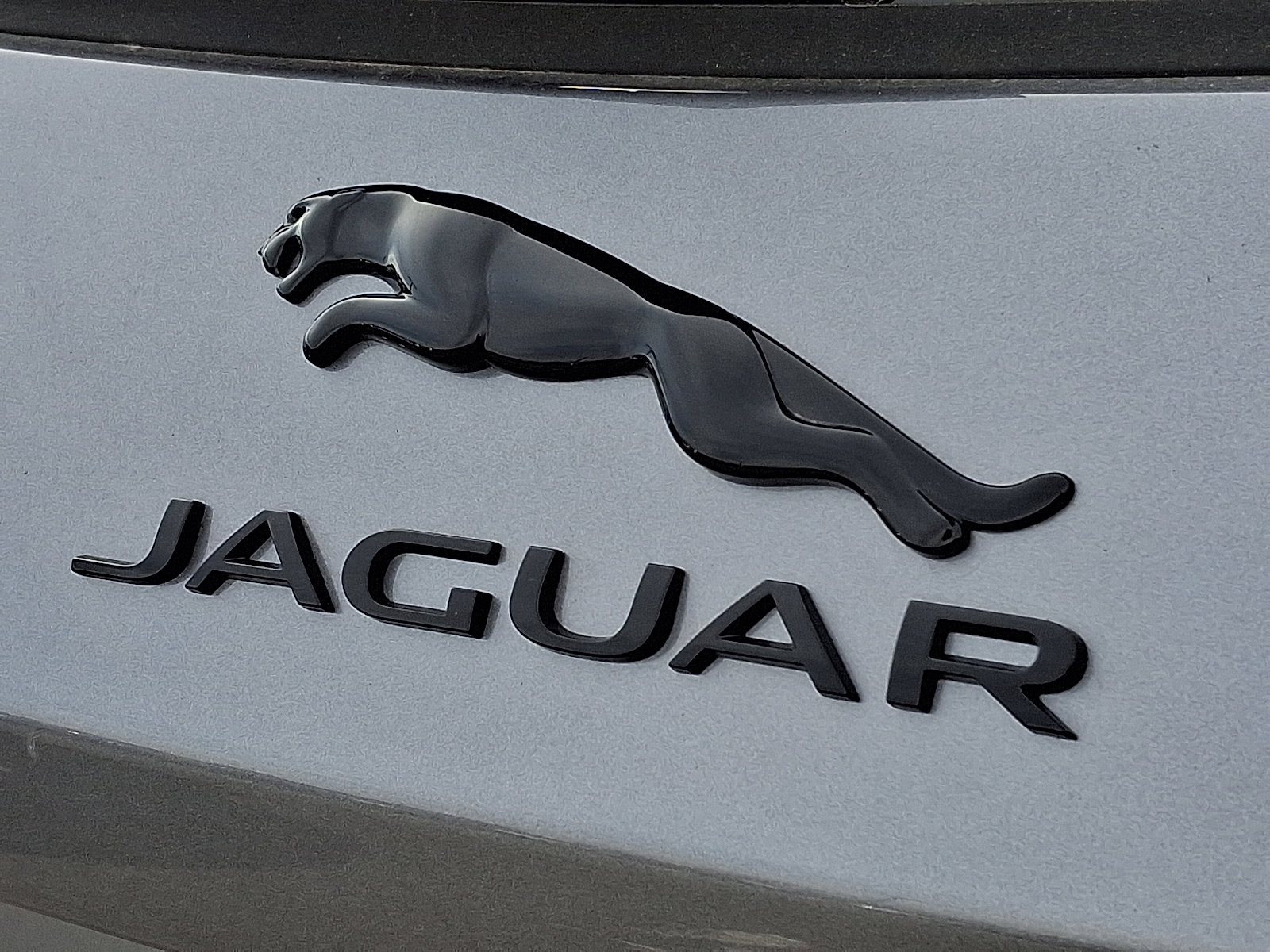 New 2025 Jaguar F-PACE R-Dynamic S image 21