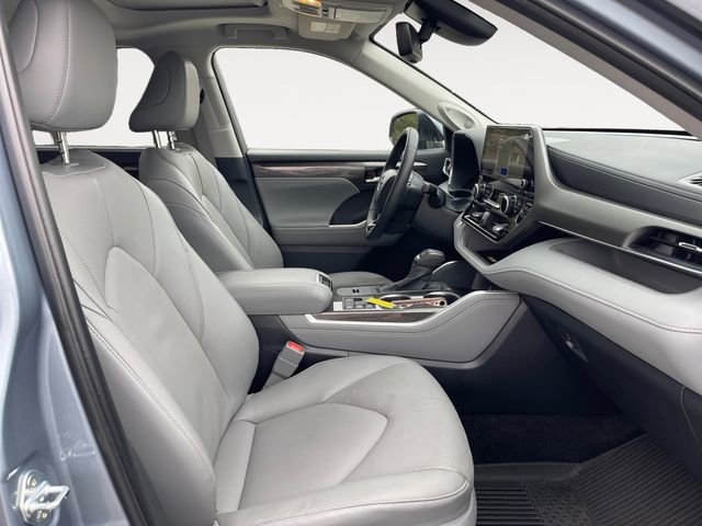 Used 2024 Toyota Highlander Limited AWD/4WD image 15