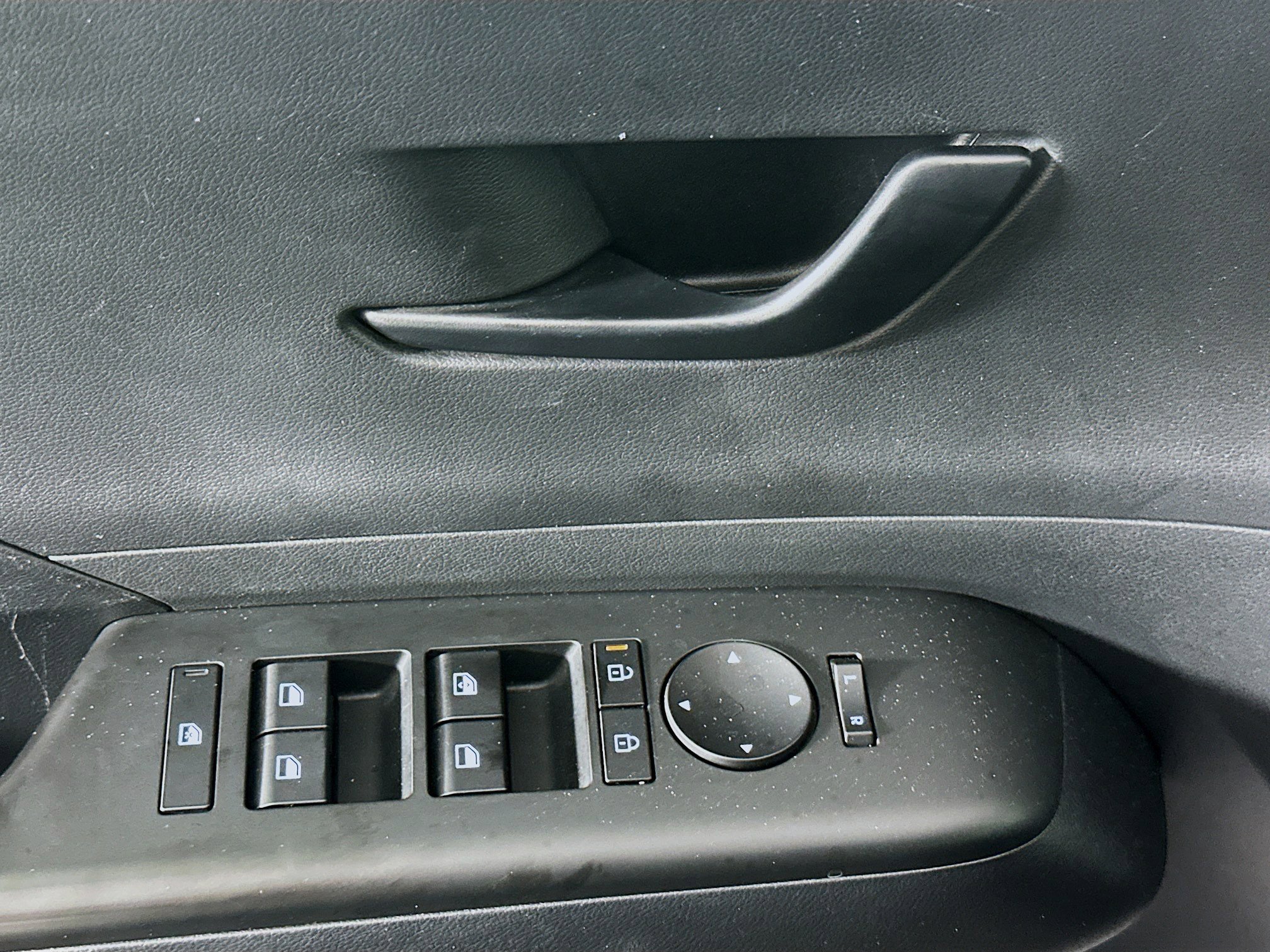 Used 2025 Hyundai Kona SEL image 15