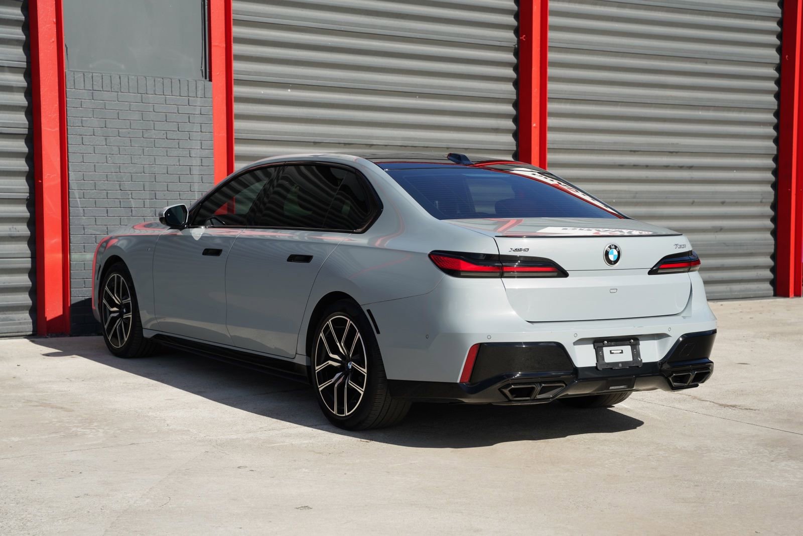 Used 2023 BMW 760i xDrive image 14