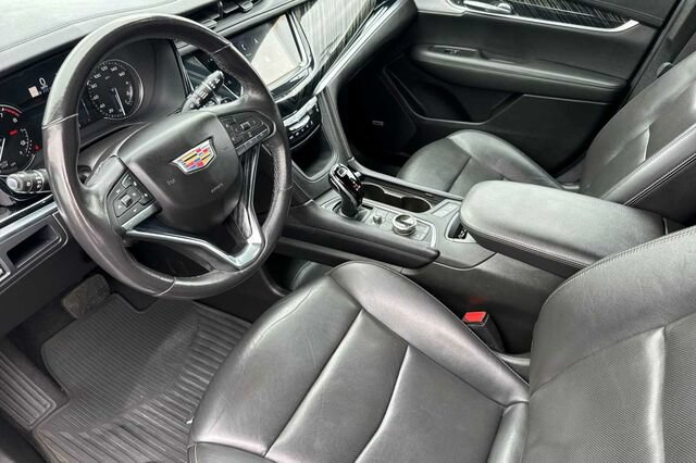 Used 2024 Cadillac XT6 Premium Luxury AWD/4WD image 10