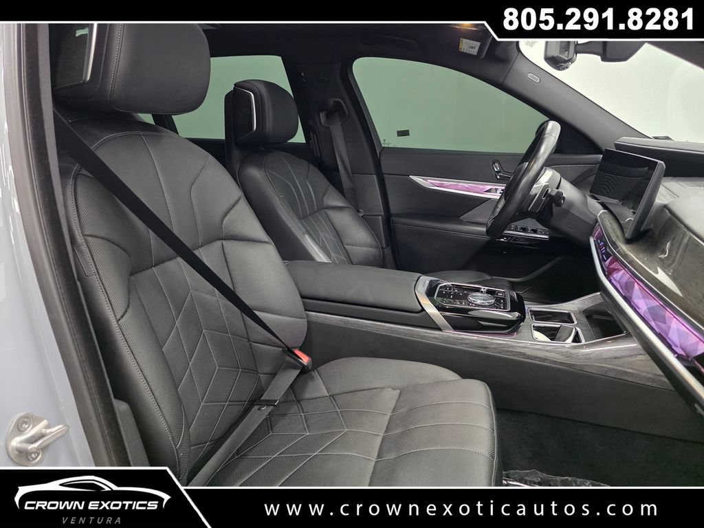 Used 2023 BMW 760i xDrive w/ Executive Package AWD/4WD image 11