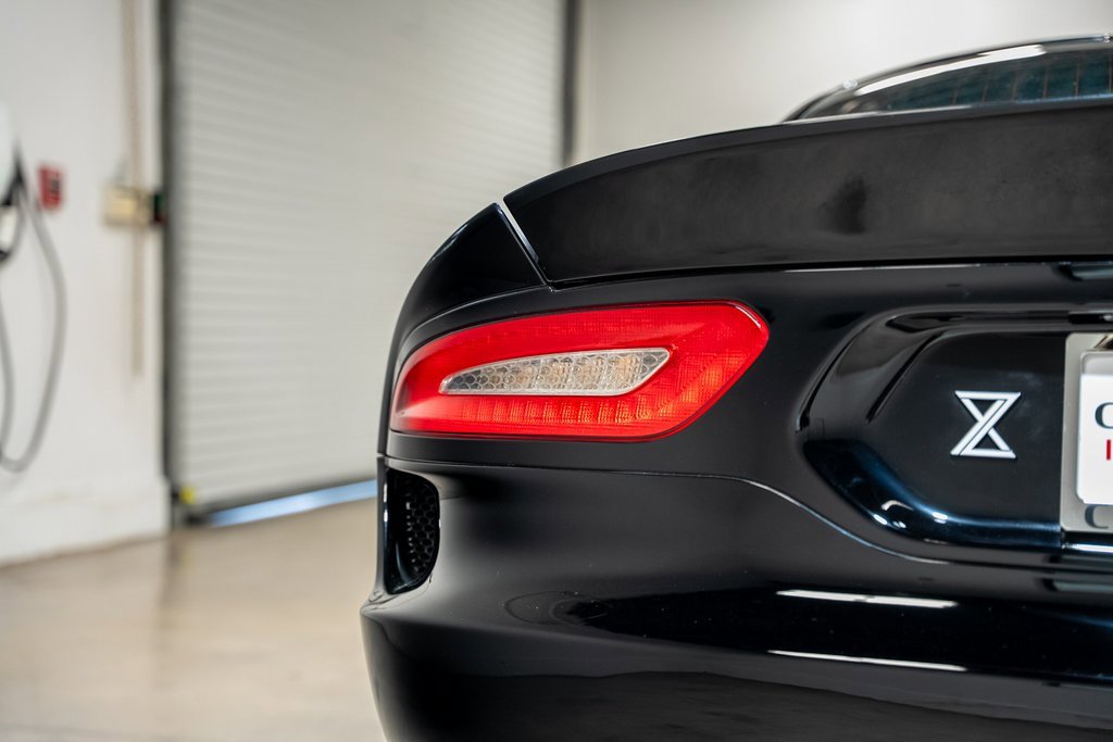 Used 2013 SRT Viper GTS w/ GTS Laguna Interior Pkg image 14