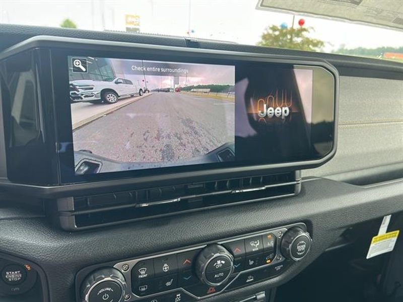 New 2025 Jeep Gladiator Willys AWD/4WD image 13