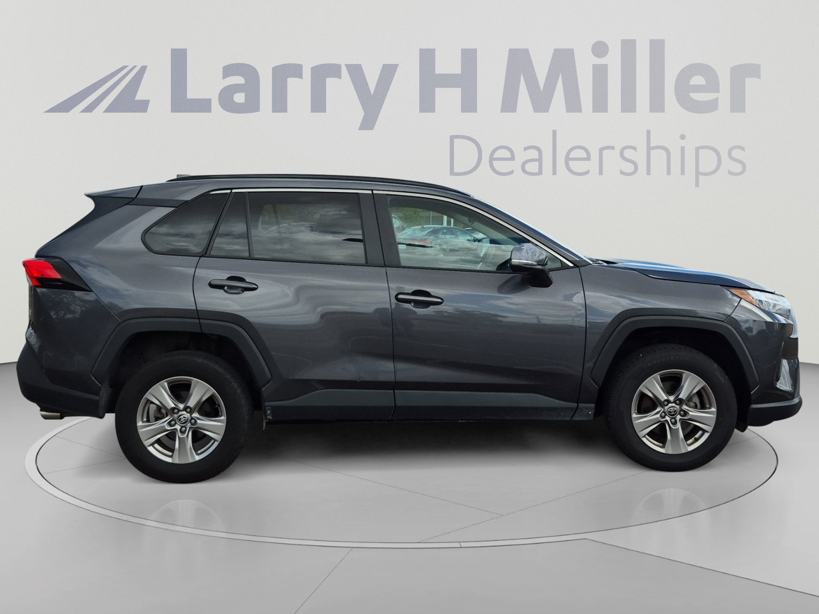Used 2024 Toyota RAV4 XLE AWD/4WD image 6