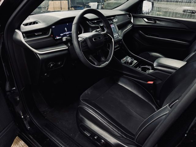 Used 2023 Jeep Grand Cherokee Altitude image 17