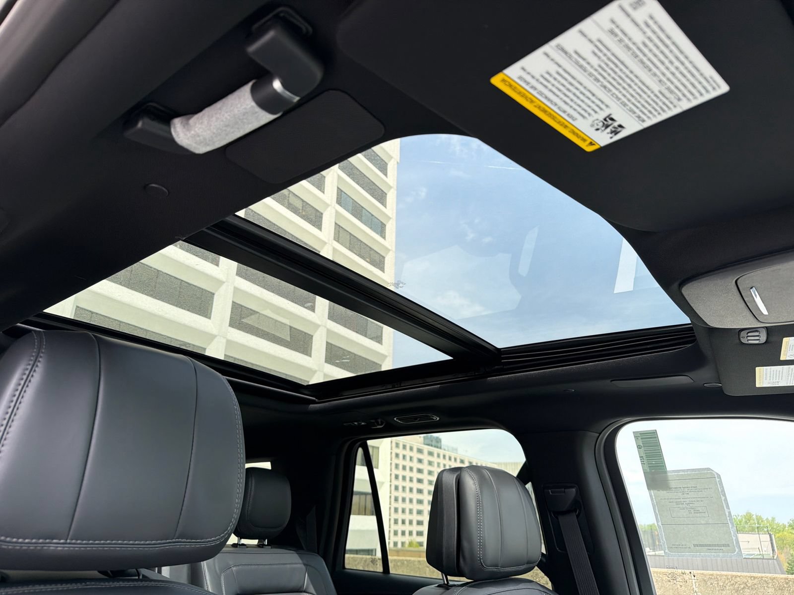 New 2026 Lincoln Navigator Reserve w/ Jet Appearance Package AWD/4WD image 14