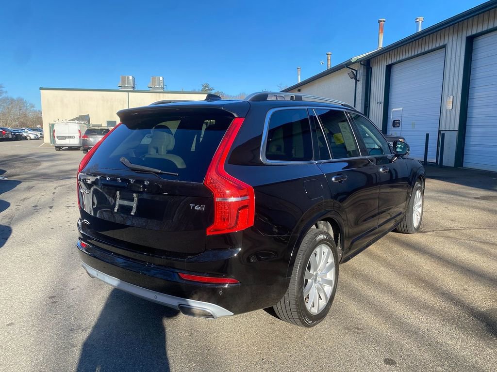 Used 2017 Volvo XC90 T6 Momentum w/ Vision Package image 5