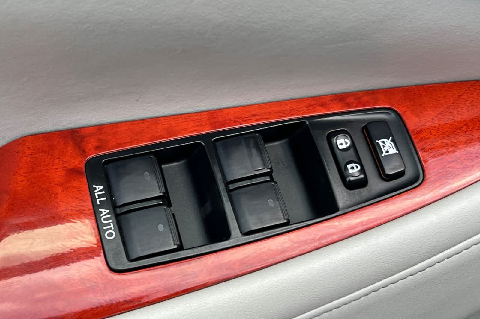 Used 2007 Lexus ES 350 w/ Premium Pkg FWD image 13