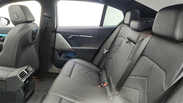 Used 2025 BMW i5 eDrive40i w/ M Sport Package image 29
