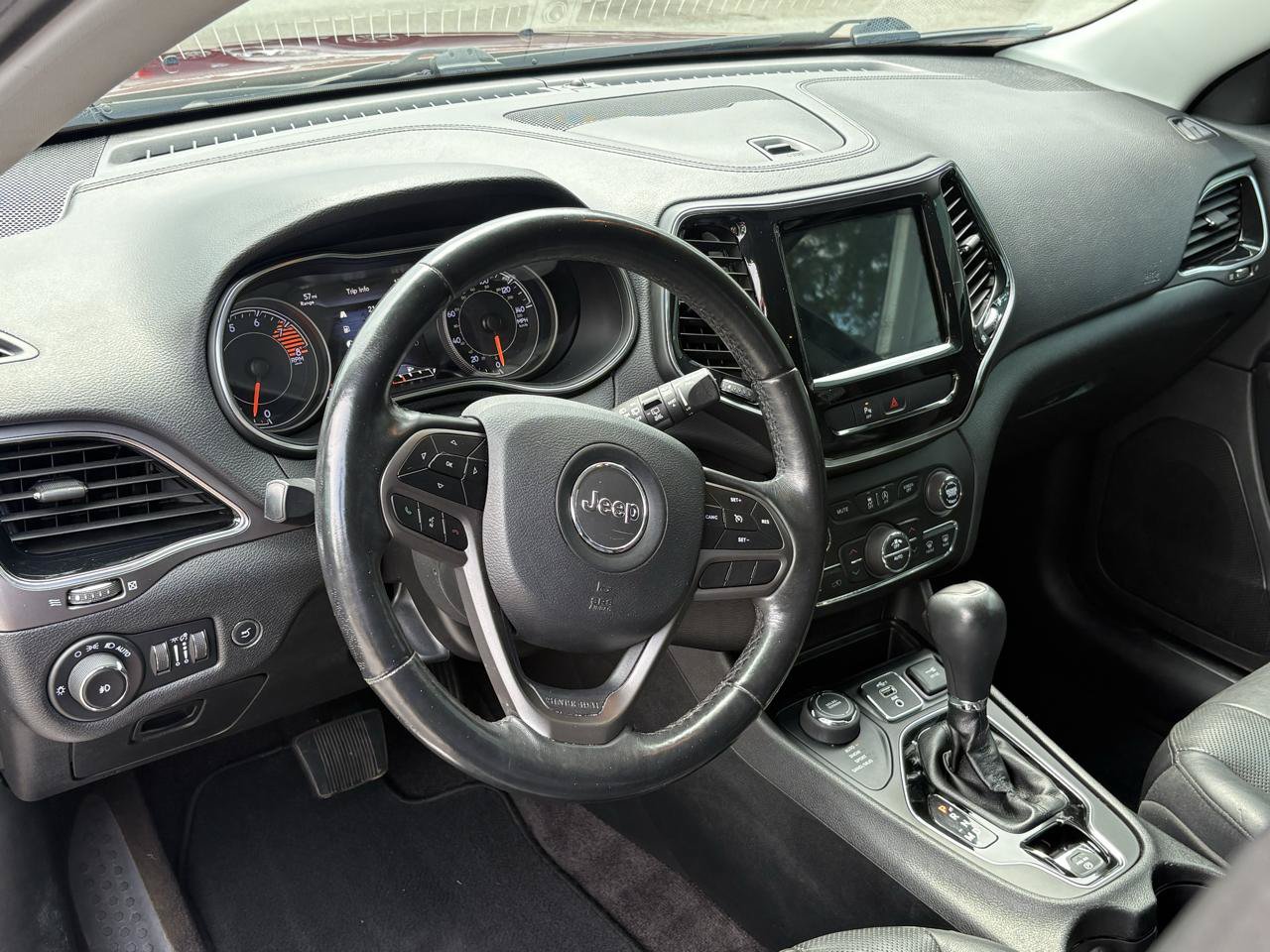 Used 2019 Jeep Cherokee Limited AWD/4WD image 15