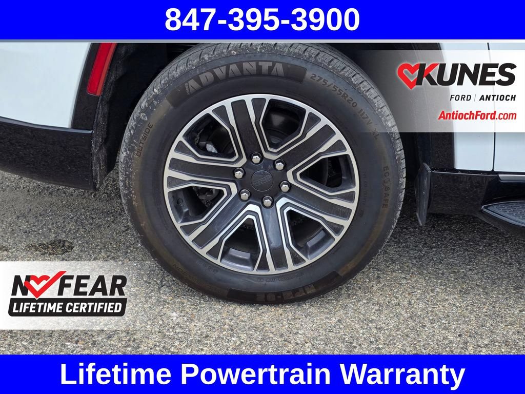 Used 2024 Jeep Wagoneer L Series II w/ Flexible Seating Group AWD/4WD image 14
