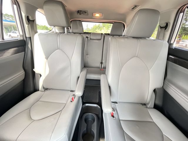 Used 2021 Toyota Highlander Limited FWD image 15