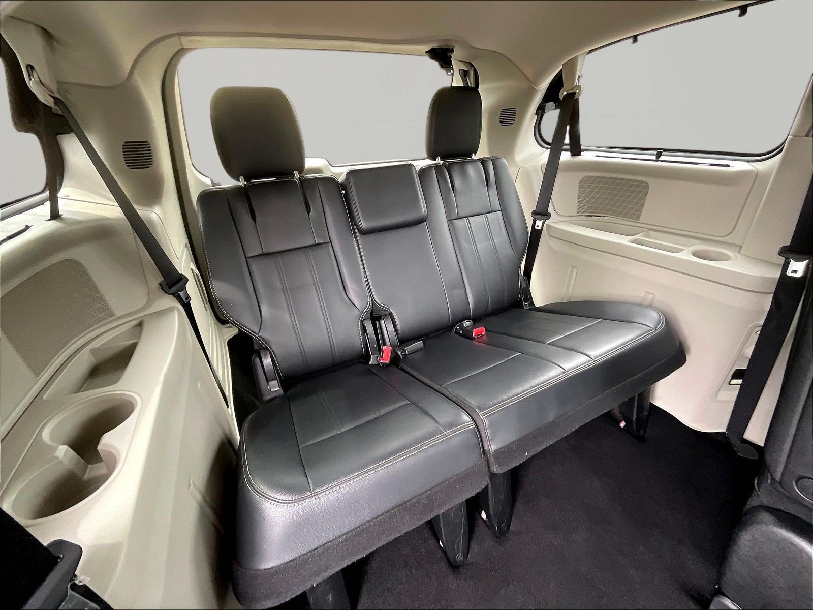 Used 2013 Chrysler Town & Country Touring-L w/ Premium Group FWD image 25