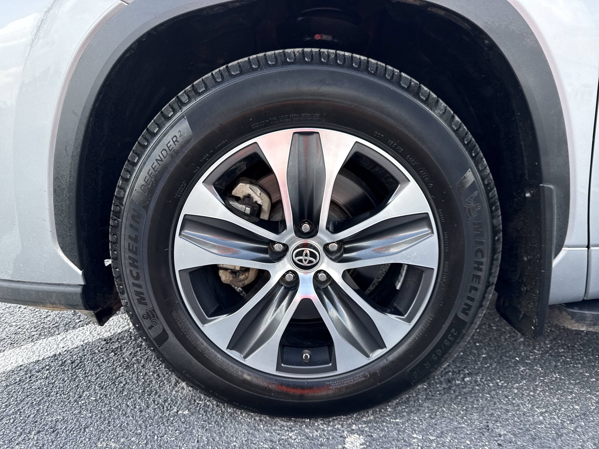 Certified 2021 Toyota Highlander XLE FWD image 19